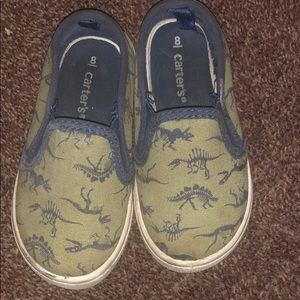 🦖 Carters Dinosaur size 8 canvas shoes